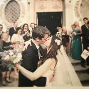 Sofia Escobar Instagram - Passaram 10 anos e cada vez estamos mais fortes, mais unidos. Tem sido uma viagem de constante aprendizagem, em que temos sempre conseguido ultrapassar os obstáculos e as fases menos boas. Nao sao tudo rosas e as relações entre as pessoas exigem muito trabalho, a maioria desse trabalho é em nós mesmos! Obrigada por 10 anos lindos, mal posso esperar pelos próximos 10! Feliz Aniversario meu amor ❤️❤️❤️ @gonzaloramosisme