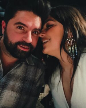 Sofía Garza Instagram - Mi todo. 

Feliz 10 de casados
Feliz 17 de novios 
Feliz Olivia Algara Garza

TE AMO ❤️