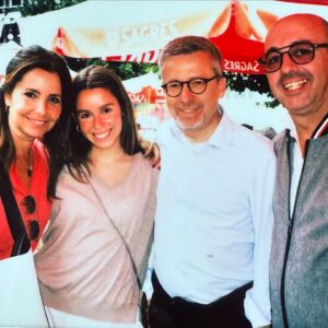 Sofia Grillo Instagram - .
Foi bonita a festa! ❤️

.
Comemoração do dia de Portugal, na Praça da Alegria! Obrigada @freguesiasantoantoniolisboa e @vasckarof por mais este momento de convívio entre colegas e amigos. 
.
#10dejunho 
#cultura 
#artistasportugueses 
#arraial 
#camaramunicipaldelisboa 
#juntadefreguesiadesantoantonio