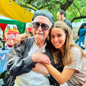 Sofia Grillo Instagram - .
Foi bonita a festa! ❤️

.
Comemoração do dia de Portugal, na Praça da Alegria! Obrigada @freguesiasantoantoniolisboa e @vasckarof por mais este momento de convívio entre colegas e amigos. 
.
#10dejunho 
#cultura 
#artistasportugueses 
#arraial 
#camaramunicipaldelisboa 
#juntadefreguesiadesantoantonio