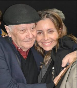 Sofia Grillo Instagram - .
António. 
Vou ter que me habituar à ideia de teres ido embora. 
Não está fácil.
Consola-me saber que tiveste uma vida cheia, que amavas viver, que foste muito amado e que fizeste quase tudo o que querias. 
À tua maneira. 
Só não fomos ao Brasil, celebrar os teus 80 anos. O Covid trocou-nos as voltas. 
Vamos a Peniche, como pediste à tua “ família cósmica”. Era como nos chamavas. 
A falta que já nos fazes. 
Celebrar-te-ei sempre, querido amigo. . 
ANTÓNIO ÉVORA ( 1941-2024)
#antonioevora