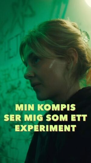 Sofia Kappel Instagram - På FREDAG går denna pärla på BIO i hela landet! Missa fan inte denna mysrulle som är en fantastisk filmupplevelse med en sjudundras massa begåvade människor!

Gå in på stammisar.se för att hitta en bio som visar filmen nära dig!!!