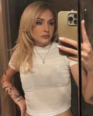 Sofia Kappel Instagram - Bathroomselfies4ever