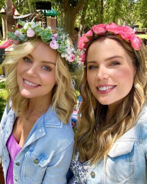 Sofia Mattsson Instagram - Glad midsommar!! 🌺🌺🇸🇪