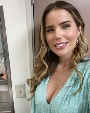 Sofia Mattsson Instagram - Happy place ☺️ @generalhospitalabc 

#Acting #GeneralHospital #LoveMyJob #Grateful #Actor #GoodVibes #Filming #SequinDress #GH #HappyGal