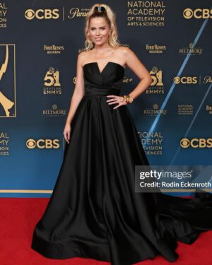 Sofia Mattsson Instagram - Incredible night at the Daytime Emmy’s celebrating so much inspiring and beautiful work! 🏆💫🤩

Shout out to these amazing people for getting me glam ready! 💖
@nle_pr 
@jacklynquackenbush 
@wendy4hair 
@gabsters82 
@cldstyle