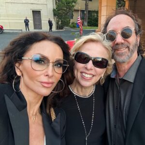 Sofia Milos Instagram - Festa Della Repubblica 🇮🇹 
italian National holiday celebrated with my friends at Warner Brothers Studios this year . 🎥 🎭 
I have so many memories created on this Studio lot …..
In fact, I shot my very first TV series as a series regular on that lot in 1993 !!
In CAFE AMERICAN , Co-starring with Valerie Bertinelli  for NBC . The role was written for an American … but a hot blooded Italian snapped it away 😂  and turned her into FABIANA BORELLI The sit-com lasted one year , 24 episodes and it was wonderful fun to perform in front of a Live audience and many standing ovations. 

I also worked  on another #warnerbrotherstudios stage for 1.5yrs ..on the sit-com CAROLINE IN THE CITY , co starting Leah Thompson , in the role of Julia … also for NBC .

I also worked  on FRIENDS , as Matthew Perry’s girlfriend AURORA , on another stage. 

And on the ER stage … as COCO. 

Needless to say it’s one of my favorite lots  with many memories to share or hold dear in my heart ❤️ 

🇮🇹❤️🇮🇹
@warnerbrostv  #warnerbrothers #festadellarepubblica #2024 #italiana #italianamerican #attrice #actress #sofiamilos #italianamericanactor