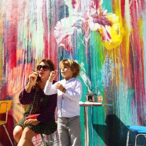 Sofía Reca Instagram - No school today, having fun with grandma. Firing straws competition! #inti #noschool #creative #wynwoodwalls No hay colegio hoy, diviertiendome con Mi abuela! Competencia de disparos de pajitas!