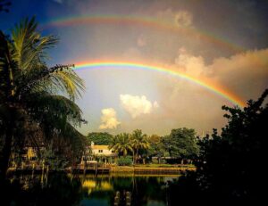 Sofía Reca Instagram - Good morning everyone! Another beatiful #rainbow from my window! #peace #nature #beauty buen dia!!!! Hoy me desperte con este #arcoiris #belleza #nuestros #cielos #paz