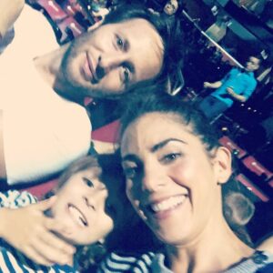 Sofía Reca Instagram - Waiting for #toruk #avatar #cirquedusoleil to start!!! So exited!!! #popcorn #family Esperando a que empiece @cirquedusoleil #jamescameron
