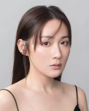 Sofiee Ng Hoi-yan Instagram - 🪐

Photo @makyau2 
Makeup @onki_lau 
Hair @zaptang
