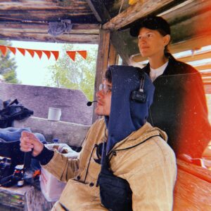 Sofya Ernst Instagram - Я совершенно влюблена в русский север, в деревни и деревянные храмы, в реку Онегу, в гостеприимных хозяев, в облака. Мы с командой путешествуем по России не просто так, а готовим проект. Есть идеи?)
