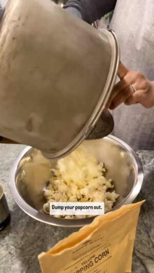 Sohla El-Waylly Instagram - The crispiest, fluffiest, crunchiest popcorn!

1/4 cup ghee (oil works too)
1/3 cup popcorn kernels

For the seasoning, in a spice grinder blitz together:

2 tablespoons nutritional yeast (I misspoke in the video!)
2 teaspoons @burlapandbarrel ranch powder (or any spice you want, or omit)
1 teaspoon kosher salt

Don’t forget to toss between two big bowls!