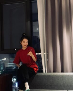 Sohn Su-hyun Instagram - 전주에서 제일 먼저 한 것 다이소에서 귀걸이랑 머리핀 사기