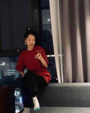 Sohn Su-hyun Instagram - 전주에서 제일 먼저 한 것 다이소에서 귀걸이랑 머리핀 사기