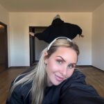 Sointu Borg Instagram - Remppasuunnittelua ja taustalla @solonenofficial voiton tanssit.