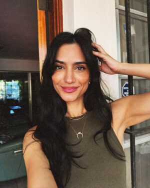 Sol Rodríguez Instagram - Último post del año para específicamente agradecerles el apoyo y los mensajes tan lindos que me han mandado estas ultimas semanas. En serio termino el año muy agradecida y sintiéndome muy bendecida. Propagar el amor y apoyo es tan importante hoy en día x todo el odio y horror q esta pasando en todas partes. Gracias Dios q no tienes Instagram pero todo lo ves y sabes 🫶🏽✨💛 Happy new year! 🎆