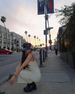 Sol Rodríguez Instagram - Hacele zoom al gorro, que dice? ☺️🍊🧡🌅