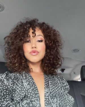 Solea Pfeiffer Instagram - a moment for the curls since they’re out of action for the time being, thank you for your service girls 🫡 beat by my sis @killahcamz