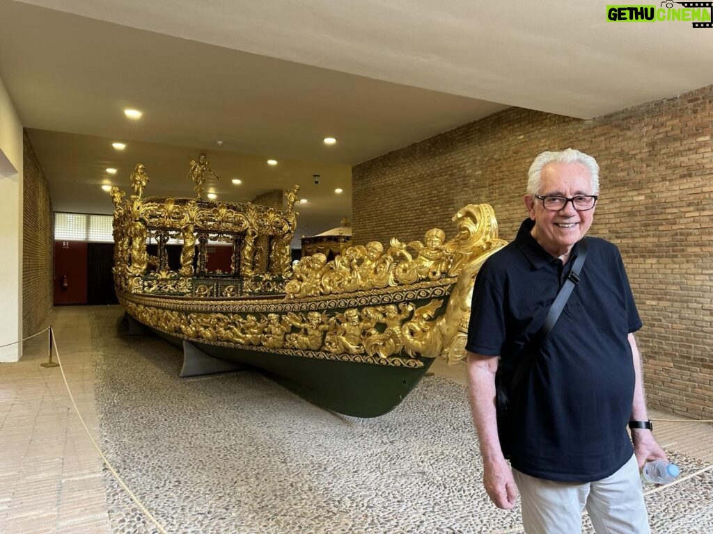 Soledad O'Brien Instagram - Thinking about buying this boat with my friend Keith. But it feels a little understated and under-decorated. Thoughts? #madrid #aranjuez