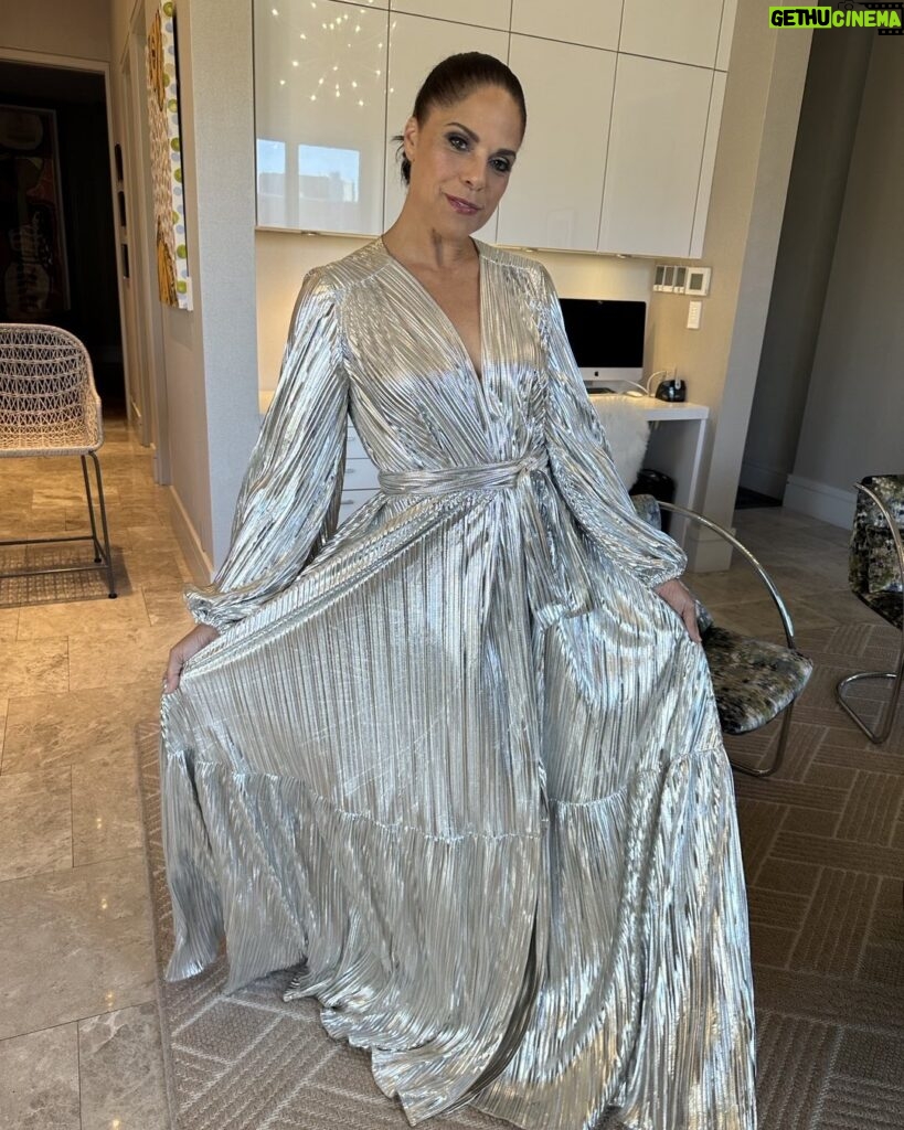 Soledad O'Brien Instagram - Getting ready to host the 4A's Foundation Gala tonight! Very excited to be sporting this over the top silver gown because it's long enough to hide my sneakers! Sorry @kimbondy but my meniscus tear is slowing me down a bit! No one will be any the wiser--this dress is blinding! 🔥🔥🔥