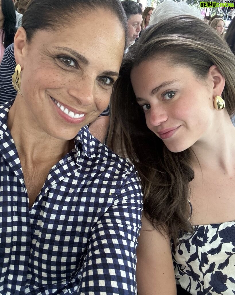 Soledad O'Brien Instagram - Next stop: third graduation of the weekend!!