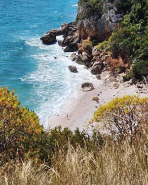 Soledad Silveyra Instagram - Perdí mi teléfono, pero lo recuperé🙌 Les comparto algunas fotos de mis primeros días en Italia 🇮🇹. Tutto questo in tre giorni: Nuoro, Alghero, Nuraghe, Bosa,  Cala Gonone y San Pantaleo en Cerdeña.
Beso a tutti😘