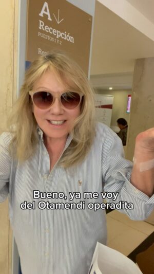 Soledad Silveyra Instagram - No se asusten, estoy bien🧚‍♀️ Muy agradecida con todo el personal del @sanatoriootamendi y con la Dra @maria.b.echeverria.3 por el cuidado y respeto.
Ya en casa descansando, los quiero❤️