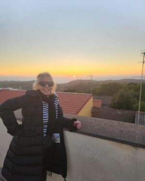 Soledad Silveyra Instagram - Perdí mi teléfono, pero lo recuperé🙌 Les comparto algunas fotos de mis primeros días en Italia 🇮🇹. Tutto questo in tre giorni: Nuoro, Alghero, Nuraghe, Bosa,  Cala Gonone y San Pantaleo en Cerdeña.
Beso a tutti😘