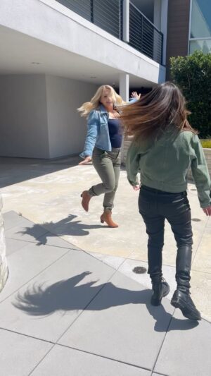 Soleil Moon Frye Instagram - Spending the day with one of my favorite people & dearest friends @melissajoanhart So grateful for her constant love and friendship. Excited to share what we are working on together. Hearts full of gratitude. Love to at  @drshakha @jostrettell @aneskafranca @paulajhart56 @mariedelprete @annamariaorzano @gsk & all who shared this beautiful afternoon with us. Love this little video @melissajoanhart made on my phone. Had to share. Xx