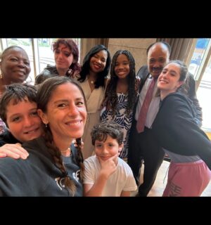 Soleil Moon Frye Instagram - So grateful for our family. The gift of @arndreaking_official @officialmlking3 @yolandareneeking 
& the ways in which you have welcomed us into your arms with such love & the most open hearts is one of the greatest treasures in our lives. You continue to move and inspire us each and every day. The beautiful impact you have had on myself & my children is beyond words.
The incredible gifts and teachings of #martinlutherking & the ways in which he inspired the world and our DNA lines is forever part of us. To have grown up learning about how my papa was most proud of the work he did with #martinlutherking & to now be a part of the love we share as we grow, march, learn, hold on to these family moments with you brings us such joy. Thank you for always supporting & believing in us. Full circle. In the deepest gratitude. #martinlutherkingday ♥️ @poet_siennarose @jaggerblue_ Lyric, Story @sonia.taylor.779