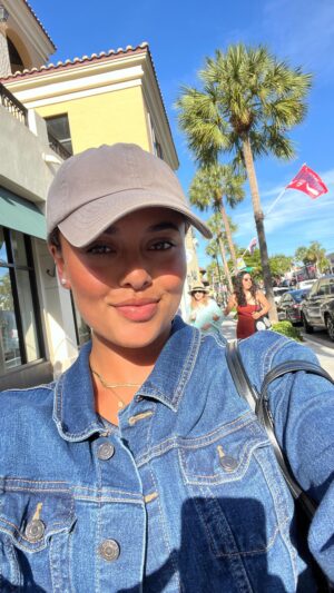 Soma Bhatia Instagram - incase you needed to hear this, it’s okay to cut out family if they are not respectful of boundaries you set as an adult or if they are abusive. family is those who support you, not those who control you. ✨🫶🏽