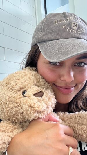 Soma Bhatia Instagram - inner child healing - for me and my future generations 🤍 #buildabear #innerchildhealing #selflove #generationaltrauma