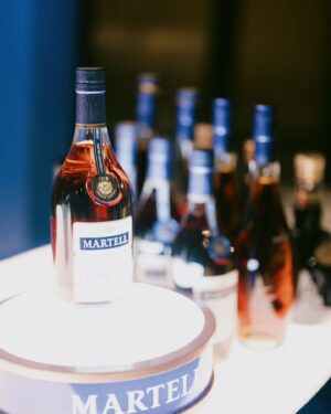 Somaline Ang Instagram - Details on our wedding day🥃❤️‍🔥
Happiness is the first sip of our own cocktail 🍸 ✨️ 

📸 @josedanielretrato
