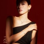 Somaline Ang Instagram - Love is a bond that is precious and lasts forever, just like diamond. I'm really in love with the dancing pulsation technology from @chowtaifookjewellery makes the diamond dazzles forever ❤️ #ChowTaiFook #NaturalDiamonds #BeyondTime #CTFDiamonds #DiamondLegacy #周大福 #周大福天然鑽石