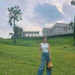 Somaline Ang Instagram - Hello 2024 ❤️‍🔥 I went for a social media break for a week for the first time, and this is what i realised!!! 1. I had a longer day. After i woke up, within 30 mins, i had washed up, cooked and ate breakfast, watered my plants, and fed my cats. Normally, when I wake up, i would use my phone for about 1-2 hours. Until I felt hungry, then i would get up and make some food. During the day when I'm bored, i will keep scrolling my phone too, and before i sleep, I will use it for another 1-2 hours. How time-consuming is it!? 2. I get all the things done. With plenty of time, I used this time to do some housework, read the books that i couldn't finish, and also exercise. 3. I felt less negatively! I think I should do this more often 😌💆‍♀️