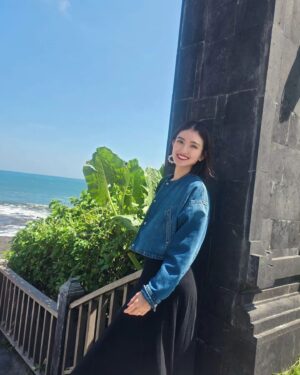 Somaline Ang Instagram - Book our flights 5 days before the trip. Packed our bags the day before and left. Super impromptu mini-moon trip in the midst of his filming, but I'm glad we came.❤️ #nhseestheworld #bali #canggu
