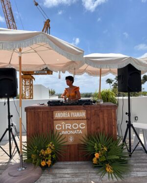 Somkele Iyamah Idhalama Instagram - Miami was good to us and got June off to a hot start!
Hung out with some amazing people at the @andreaiyamah ‘Blue Oasis’ during Miami Swim Week. #FunTimes