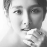 Son Ji-hyun Instagram - 전에 찍었던 웨딩 스튜디오 샘플사진. . . 시간은 참 빠르다 . . 사진 이쁘게 찍어주신 😀 @piona_st