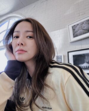 Son Tae-young Instagram - :
오늘을 놓칠 수 없어!!🩷
삼박자가 딱딱!!🏌️‍♀️