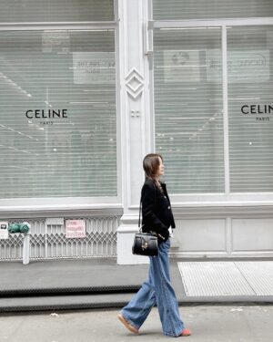 Son Tae-young Instagram - :
CELINE 👚  CELINE 👜
=이쁜데  편하면  반칙🖤

#ad
# #CELINEBYHEDISLIMANE
#CELINE16
#ootd #celine