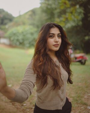 Sona Olickal Instagram - 🌿✨

Shot by: @merin__georg