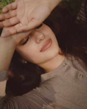 Sona Olickal Instagram - 🌿✨

Shot by: @merin__georg