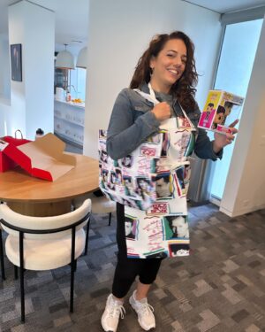 Sona Movsesian Instagram - Even though no one asked for it, here’s my photo shoot with the @nkotb merch. You’re welcome.