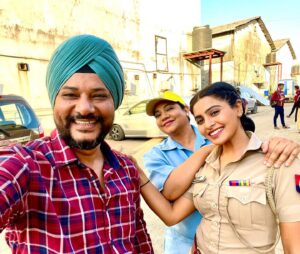 Sonali Pandit Naik Instagram - Jab we met again Madam Se 😄😄 not on the set ,  @yuktiikapoor @sonalijnaik #madamsir #dildiyangallan @sonysab #sabtv #ff #reunion #😄 #bts  #realbts #❤️ #❤️❤️❤️