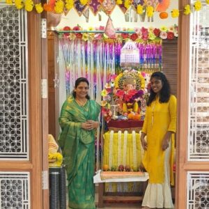 Sonali Pandit Naik Instagram - Ganpati Bappa Moraya 🙏🙏 🧿🌑
