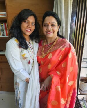 Sonali Pandit Naik Instagram - Happy GUDHI PADAWA .....
Nutan  varshachya  sagalyanna shubhechcha 🙏🙏