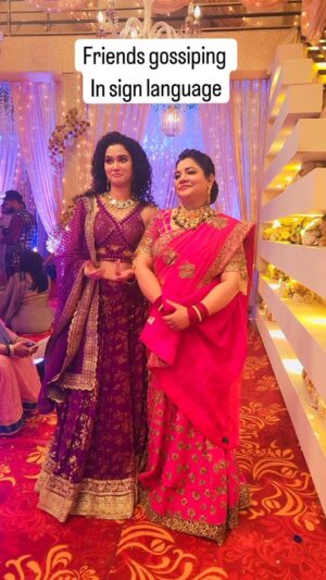 Sonali Pandit Naik Instagram - Friends to aise karte hi hain😅😅😅