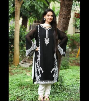 Sonam Lamba Instagram - A beautiful outfit from a huge collection of @wani_closet__ Do check out the page for such lovely dresses.