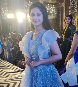 Sonam Lamba Instagram - Thank you Gondia for a wonderful evening 😊

👗- @chanchal_rental_store